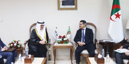 بوالزرد يستقبل محمد الجاسر ويؤكد على أهمية تطوير التعاون نحو مشاريع تنموية كبرى
