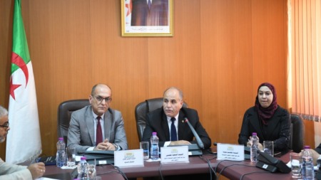لجنة الصحة تستمع إلى المدير العام للهياكل الصحية بوزارة الصحة