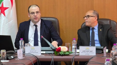 الصيدلية المركزية للمستشفيات تؤكد التزامها بتأمين الدواء وتطوير آليات التسيير