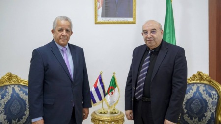 قويدري يستقبل سفير كوبا لتعزيز التعاون في مجال إنتاج الأدوية