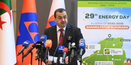 عرقاب: الجنوب الجزائري أفق جديد للتنمية المستدامة والطاقة النظيفة