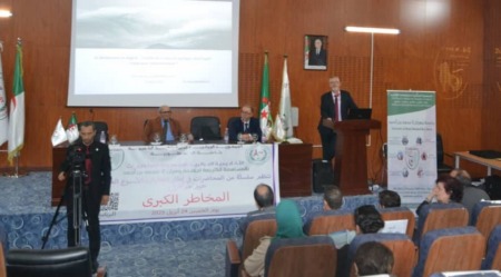 وهران.. الوالي يبحث سبل مجابهة الأخطار الناجمة عن الكوارث والتغيرات المناخية