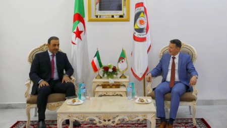 العقيد بوغلاف يستقبل وفدا كويتيا رفيع المستوى