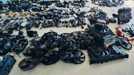 إحباط محاولة تهريب كميات معتبرة من قطع غيار السيارات المستعملة بميناء بجاية