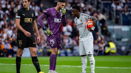 مامارداشفيلي ينتظر 50 يورو من فينيسيوس