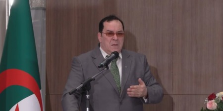 وزير الاتصال يدعو لمواجهة التحديات التي تهدد استقرار الدول العربية
