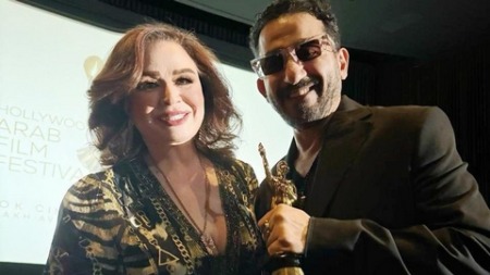 تتويج أحمد حلمي بجائزة الإنجاز