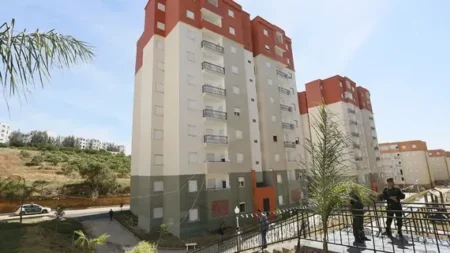 تخصيص حصص سكنية لموظفي قطاع الصحة في الصيغتين LPA وLPL