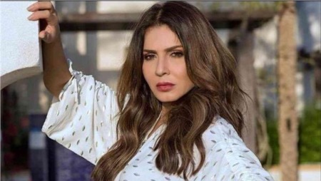نجلاء بدر تشارك جمهورها خطوات إصلاح بشرتها