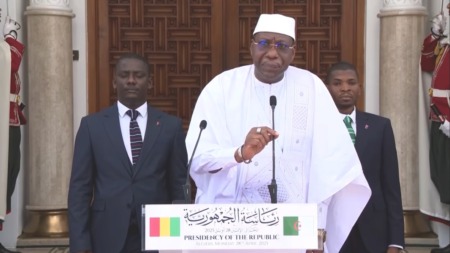 غينيا تؤكد رغبتها القوية في تعزيز علاقاتها الثنائية مع الجزائر