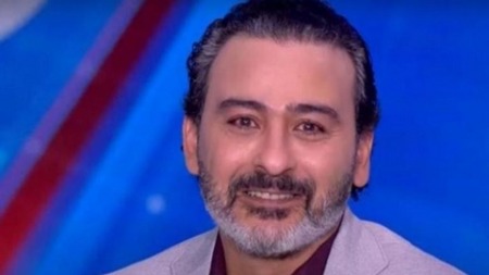 أحمد عزمي: يحيى الفخراني رفضني في “يتربى في عزو”