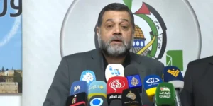 وضع حمدان علامات استفهام كبيرة بشأن أهلية عباس لقيادة السلطة الفلسطينية