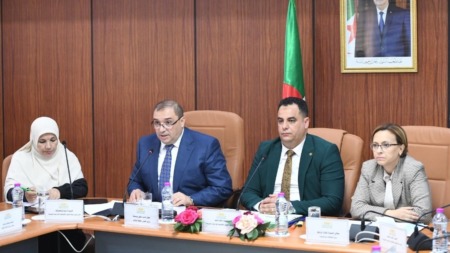الوزير بوجمعة: تسخير الطاقة الدفاعية للأمة والتحضير لمجابهة أي خطر أو تهديد لاستقرار البلاد وسلامتها