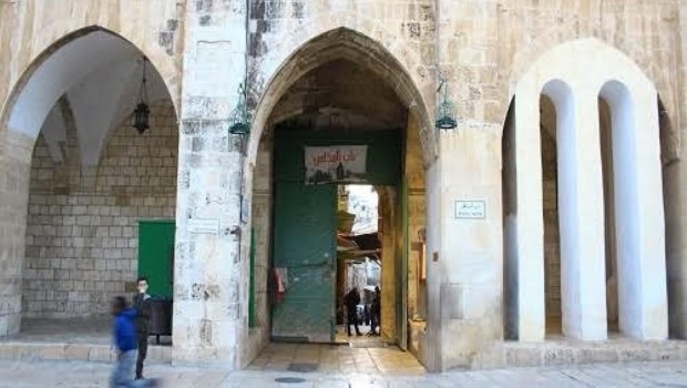 محافظة القدس تدين اعتداء الاحتلال على أحد المعالم التاريخية الملاصقة لأسواق الأقصى