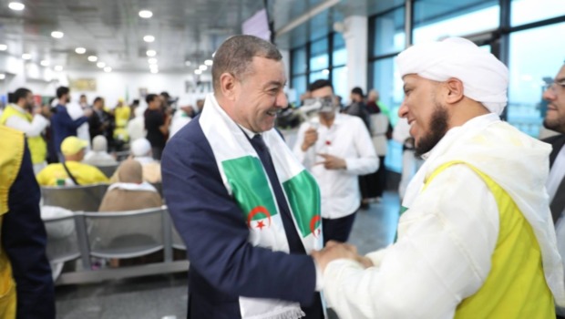 الجزائر :انطلاق أول رحلة إلى البقاع المقدسة من مطار هواري بومدين الدولي