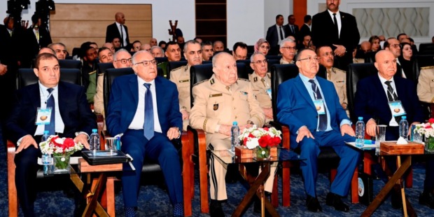 الفريق أول شنقريحة يشرف على افتتاح ملتقى دولي حول “جيوسياسية الإرهاب في ظل التحولات العالمية الجديدة”