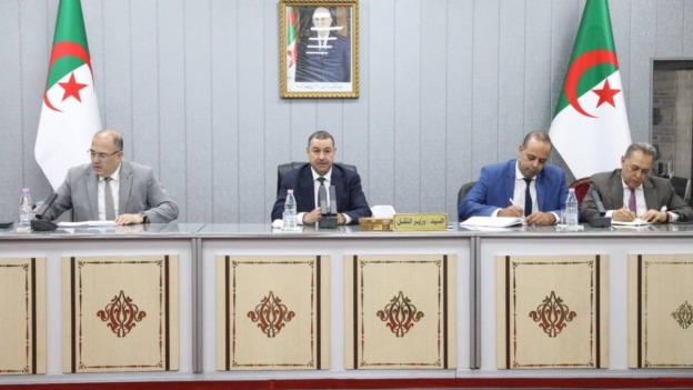 سعيود يأمر بتحسين خدمات النقل البحري لفائدة الجالية الجزائرية بالخارج