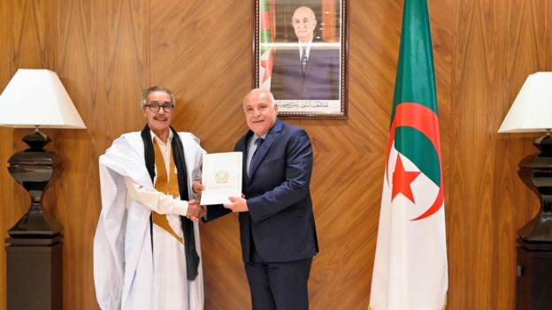 وزير الخارجية يتسلم نسخا من أوراق اعتماد سفراء جدد بالجزائر