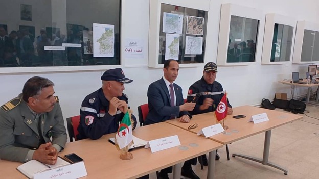 الجزائر وتونس تنفذان مناورة مشتركة لمكافحة حرائق الغابات بساقية سيدي يوسف