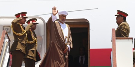 سلطان عمان يقوم بزيارة دولة إلى الجزائر