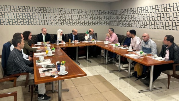 سفيان شايب يلتقي أفراد الجالية الجزائرية بالإكوادور ويؤكد دعم الدولة لهم