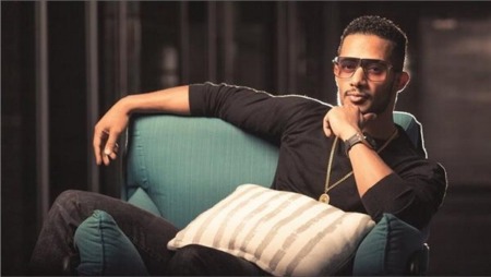 محمد رمضان يستهتر بالصلاة