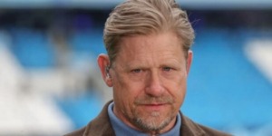 شمايكل: أرتيتا مهووس بالتحكم وسلوت هادئ للغاية