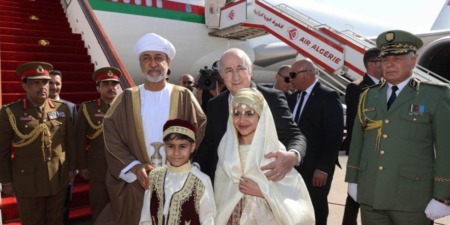 سلطان عمان هيثم بن طارق ينهي زيارة دولة إلى الجزائر
