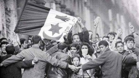 فرنسا تجمّد مبادرة الاعتراف بمجازر 8 ماي 1945