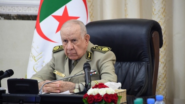 تنصيب العميد آيت وعرابي عبد القادر مديرا عاما للأمن الداخلي