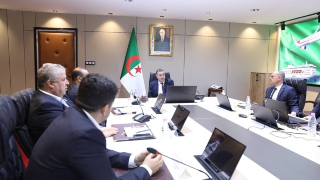 وزير النقل يبحث مشروع توسعة ميناء مستغانم ويؤكد دعمه الكامل للمبادرة