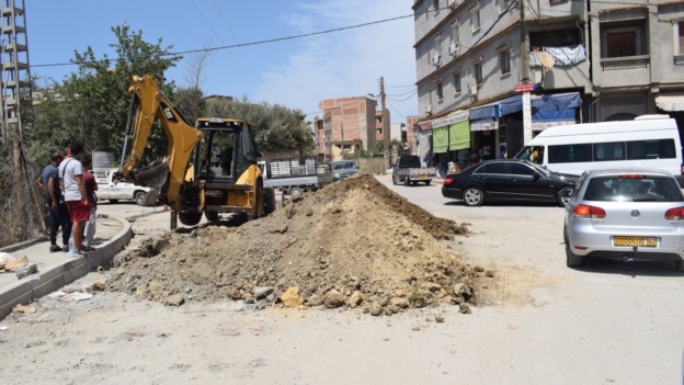تجديد شبكة التطهير بتجزئة طريق الأربعاء بسيدي موسى