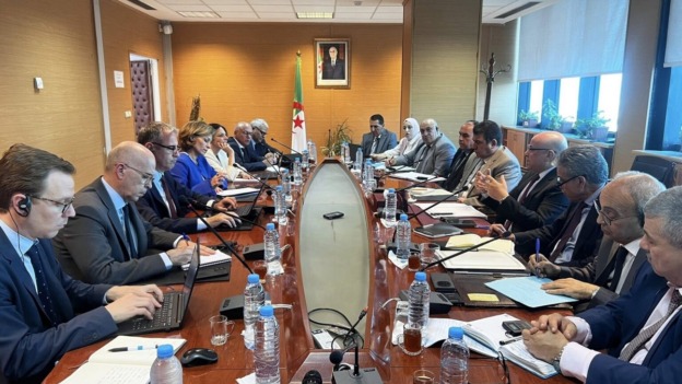 وزير التجارة الداخلية وضبط السوق الوطنية يستقبل بعثة صندوق النقد الدولي