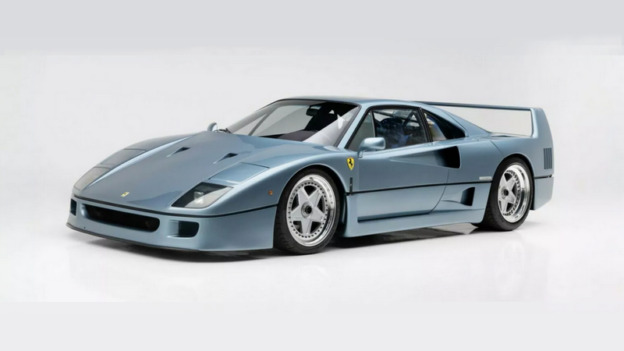 فيراري F40 المعدلة بلمسات زرقاء ساحرة