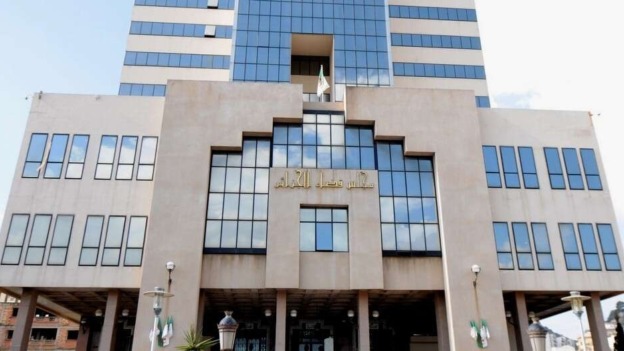 مجلس قضاء الجزائر: النيابة العامة تفند خبر وفاة سائق الحافلة المتهم في قضية حادث المرور