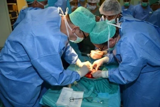 وفد طبي موريتاني يشارك في عمليات زرع كلى بمستشفيات جزائرية