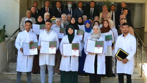 عين الدفلى.. تخرج دفعة من طلبة شبه الطبي بخميس مليانة