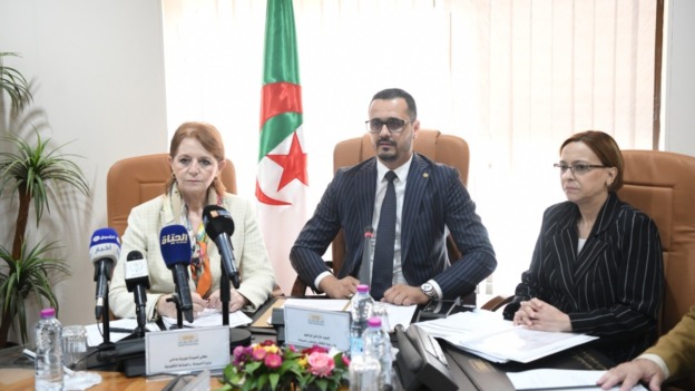 لجنة الثقافة والاتصال والسياحة تناقش مشروع قانون يعدل ويتمم الإطار التشريعي لاستغلال الشواطئ