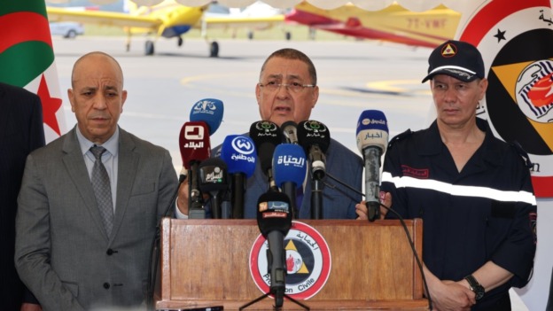 الوزير مرّاد يشرف على وضع حيز الخدمة الجهاز الجوي لمكافحة حرائق الغابات