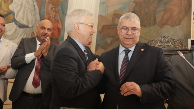 عزوز ناصري يشرف على حفل تكريم عيسى بورقبة