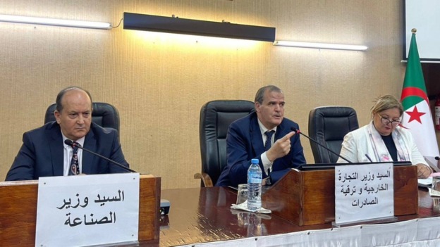 وزيرا الصناعة والتجارة يطلقان ورشة عمل لوضع خارطة طريق لتقنين الاستيراد