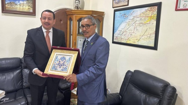 ساحلي يجدد موقفه الداعم للقضية الصحراوية  خلال زيارته للسفير الصحراوي بالجزائر