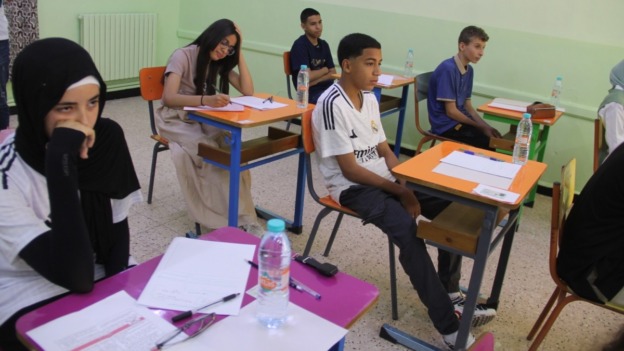 بلعباس: على التلاميذ الابتعاد عن مواقع التواصل الإجتماعي لتفادي أي تشويش خارجي