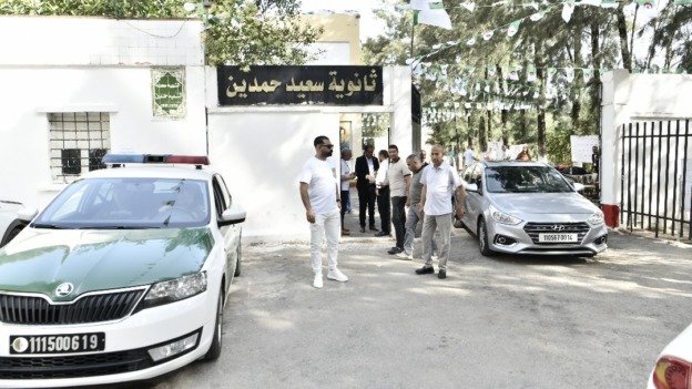 توقيف امرأة قامت بتسريب مواضيع امتحان شهادة البكالوريا بأم البواقي