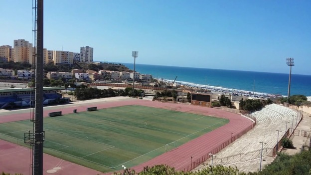 إغلاق ملعبي “الجيلالي بونعامة” و”11 ديسمبر”