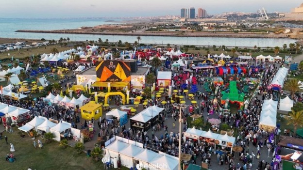 زوار مهرجان  الجزائر لأكل الشوارع يطالبون بموقف سيارات كبير