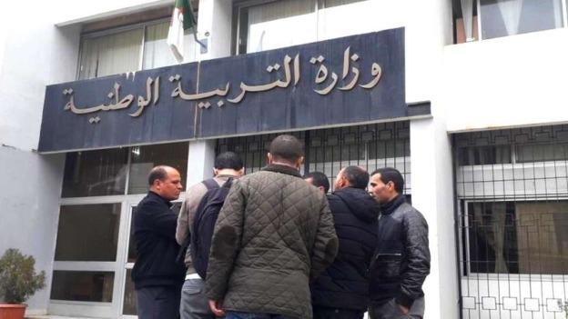 رسميا.. الوزير الأول يحدد شروط وكيفيات استفادة الأساتذة من تخفيض في التقاعد