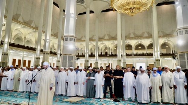 حكم صلاة الجمعة إذا وافقت يوم العيد