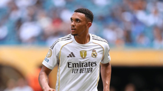 بيلينغهام: أرنولد سينجح مع ريال مدريد