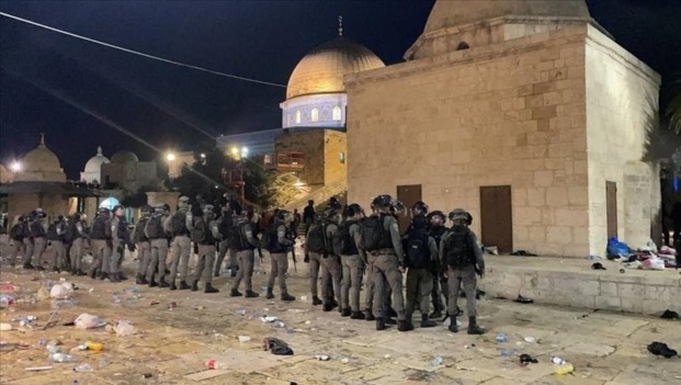 وسط تشديد حصار القدس القديمة.. الاحتلال يُعيد إغلاق المسجد الأقصى